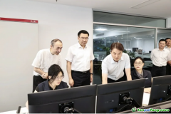 促進全域綠色低碳化發(fā)展，上海虹口區(qū)領導調(diào)研綠色低碳產(chǎn)業(yè)